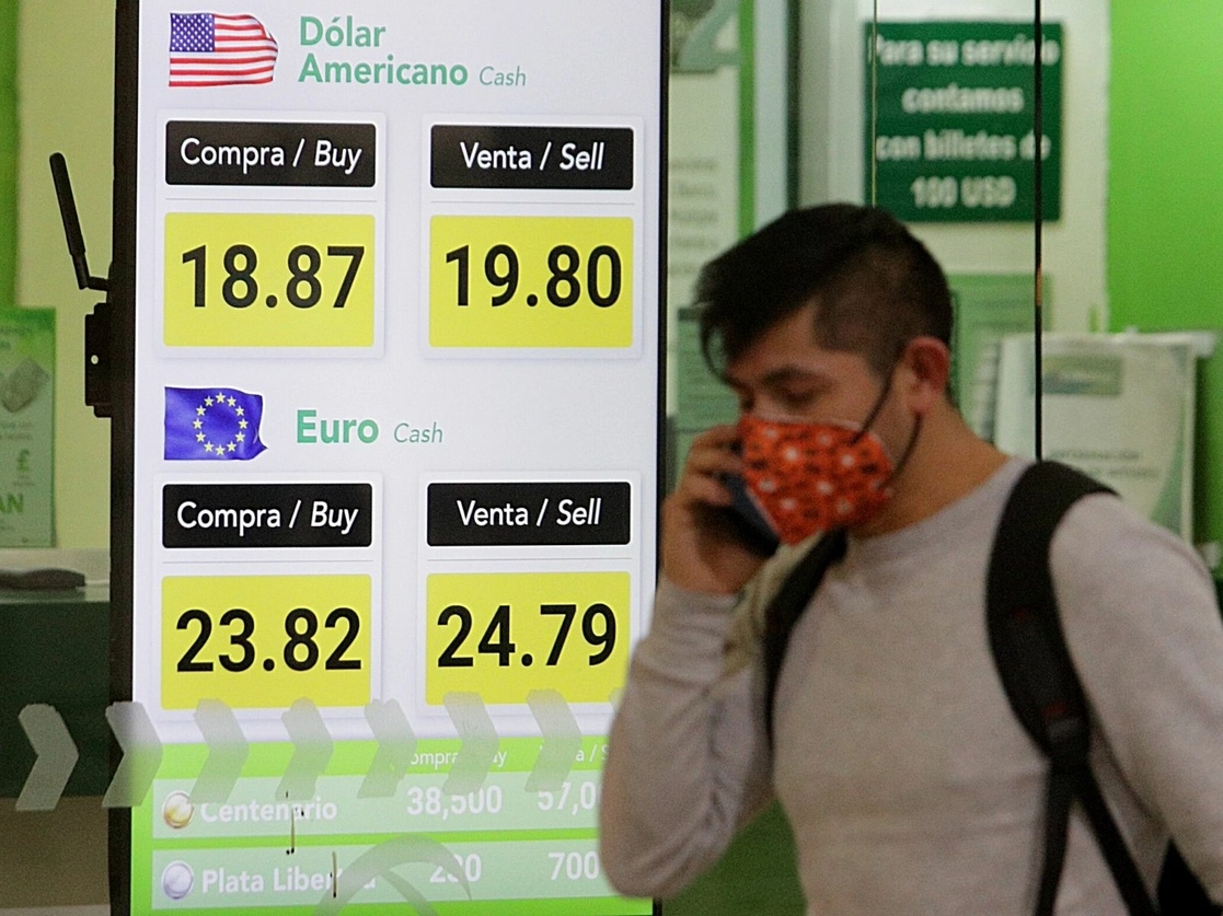 Cotización del dólar el pasado 20 de diciembre en la capital del país. Foto Roberto García Ortiz