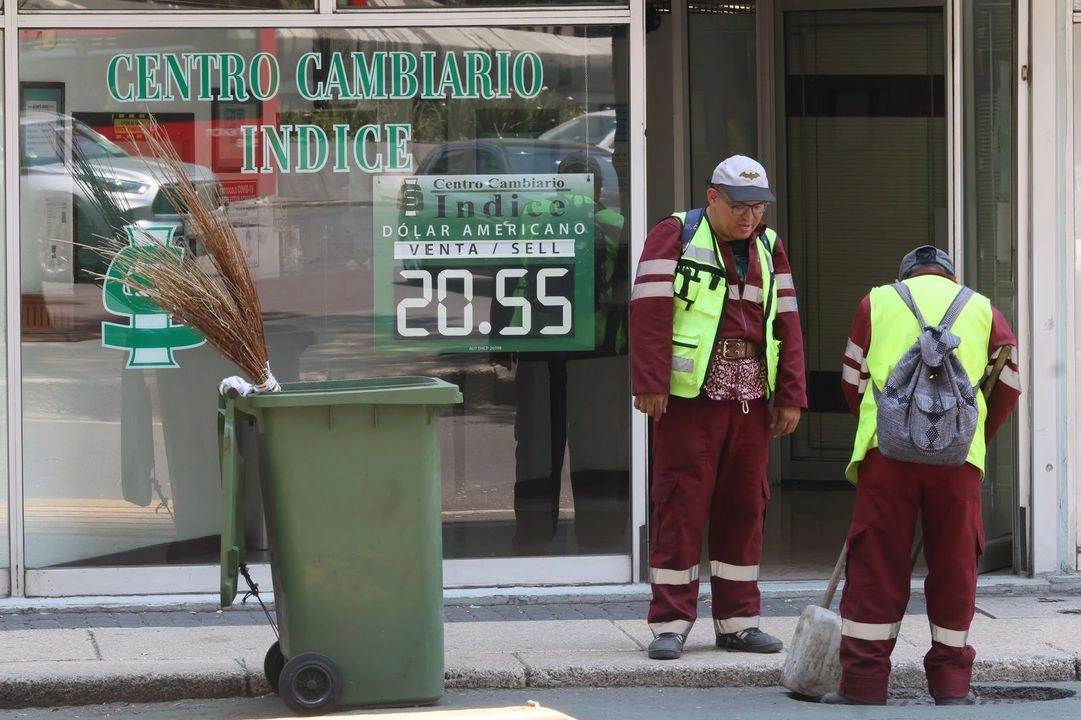 Cotización del dólar en casas de cambio en la Ciudad de México. Foto 