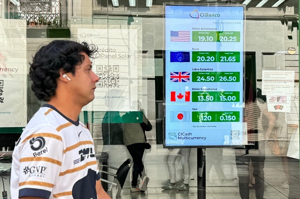 Cotización del dólar en la capital del país. Foto Germán Canseco / Archivo


