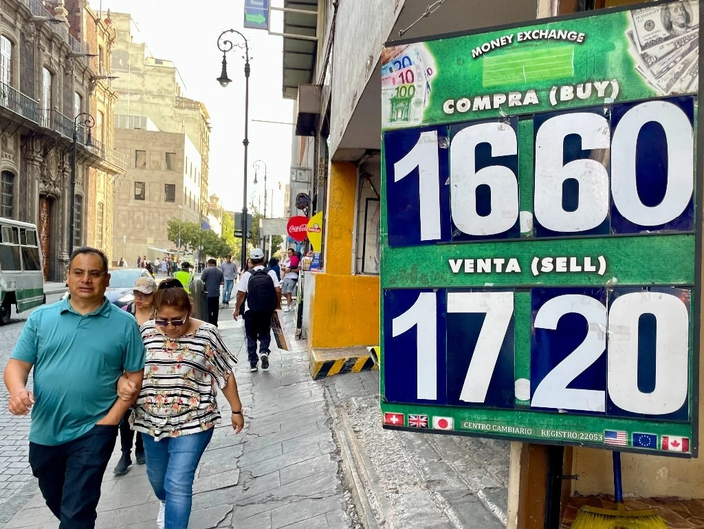 Cotización del dólar en una casa de cambio de la Ciudad de México, el 4 de marzo de 2024. Foto Roberto García Ortiz