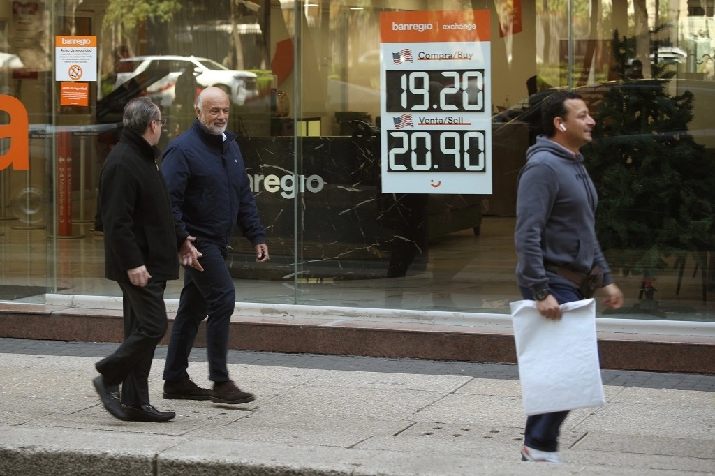Cotización del dólar en la Ciudad de México. Foto María Luisa Severiano/ archivo