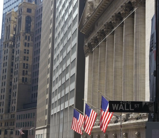 Fachada de la Bolsa de Nueva York en Wall Street. Foto 