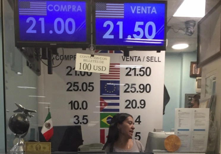 Ante posibles nuevos casos de coronavirus en China, el peso retrocedió ante el dólar. Foto Guillermo Sologuren