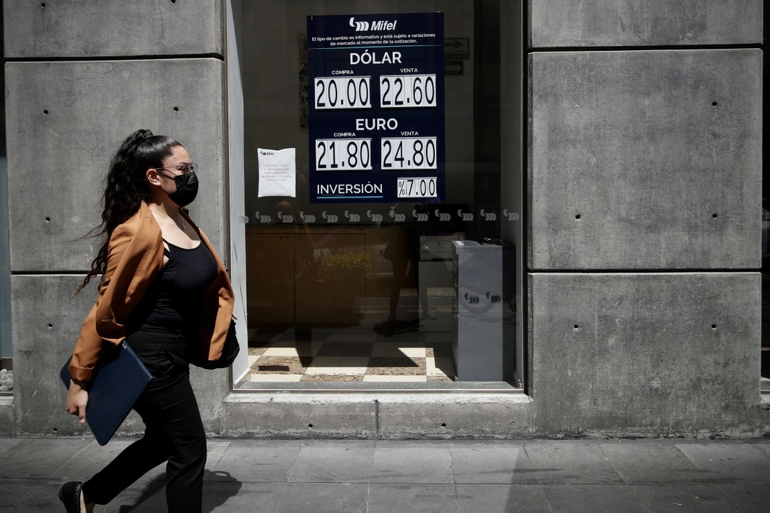 Cotización del dólar en la capital del país. Foto Yazmín Ortega Cortés / Archivo
