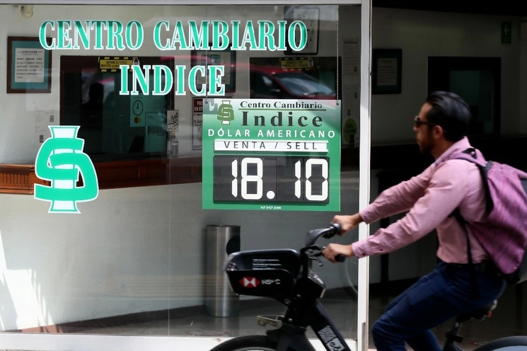 Cotización del dólar en una casa de cambio de la capital del país, en imagen de archivo. Foto Roberto García Ortiz