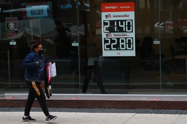 Cotización del dólar en la capital del país. Foto María Luisa Severiano
