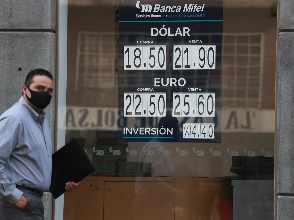 Cotización del dólar en la Ciudad de México. Foto María Luisa Severiano / Archivo