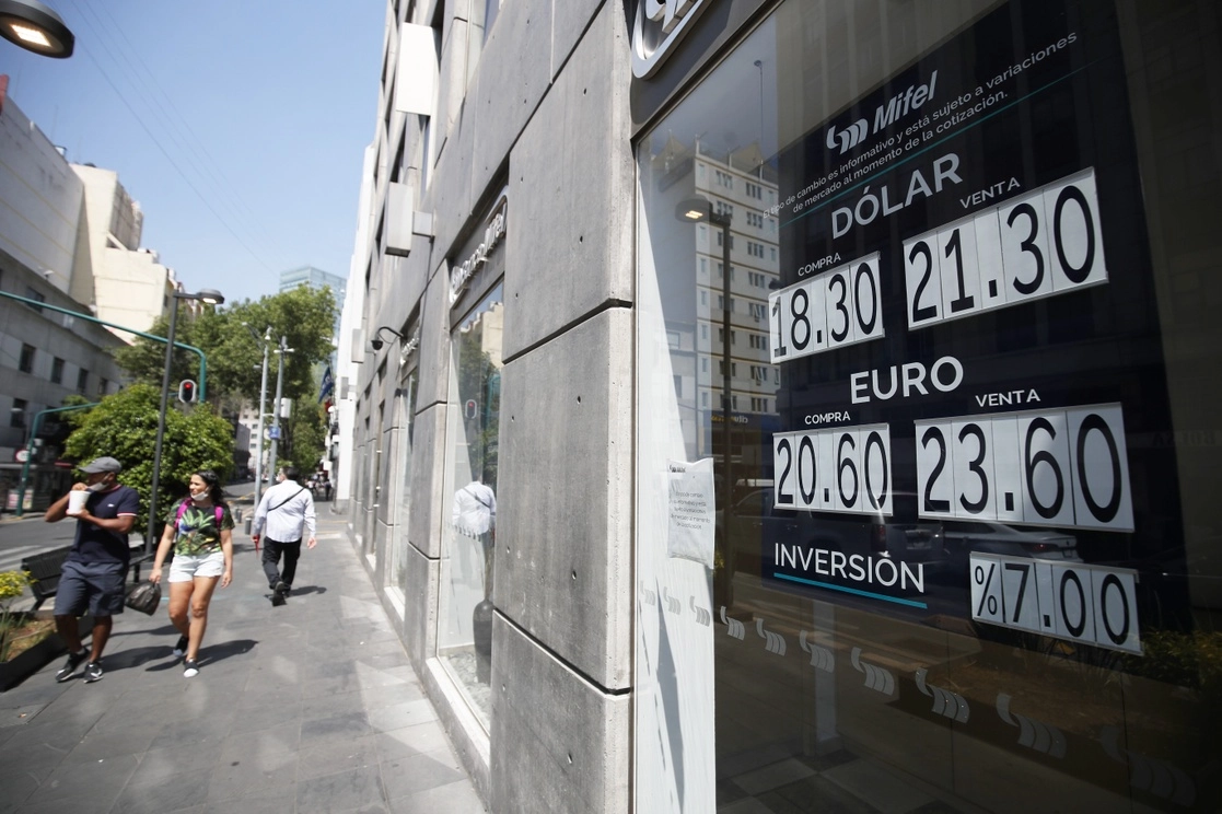 Cotización del dólar en la capital del país, el pasado 1 de abril. Foto Yazmín Ortega Cortés