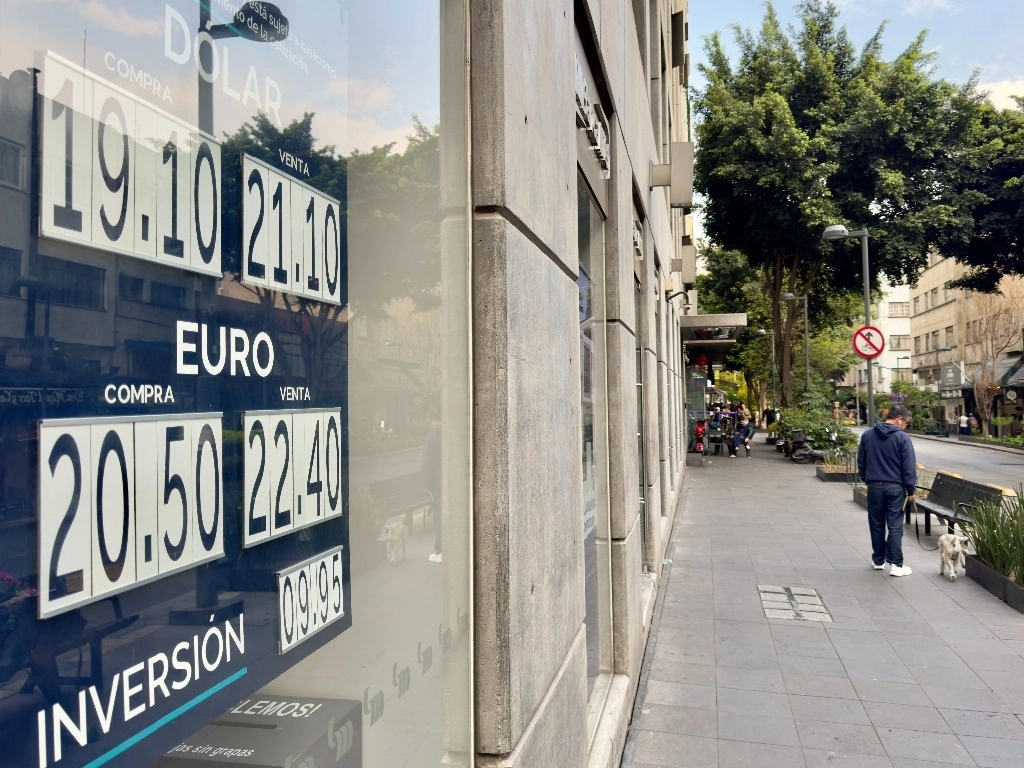 Cotización del dólar en la Ciudad de México, el 3 de febrero de 2025. Foto Roberto García Ortiz