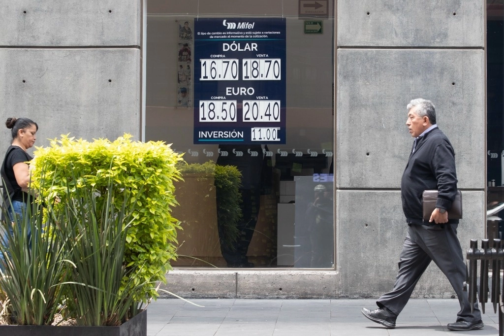 Cotización del dólar en la Ciudad de México, el 25 de junio de 2024. Foto María Luisa Severiano
