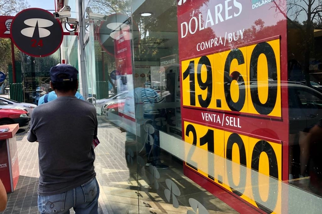 Ciudad de México. Pese a la incertidumbre por las elecciones de EU, el peso mexicano se ubica en su mejor nivel desde el 9 de marzo pasado. Foto Luis Castillo