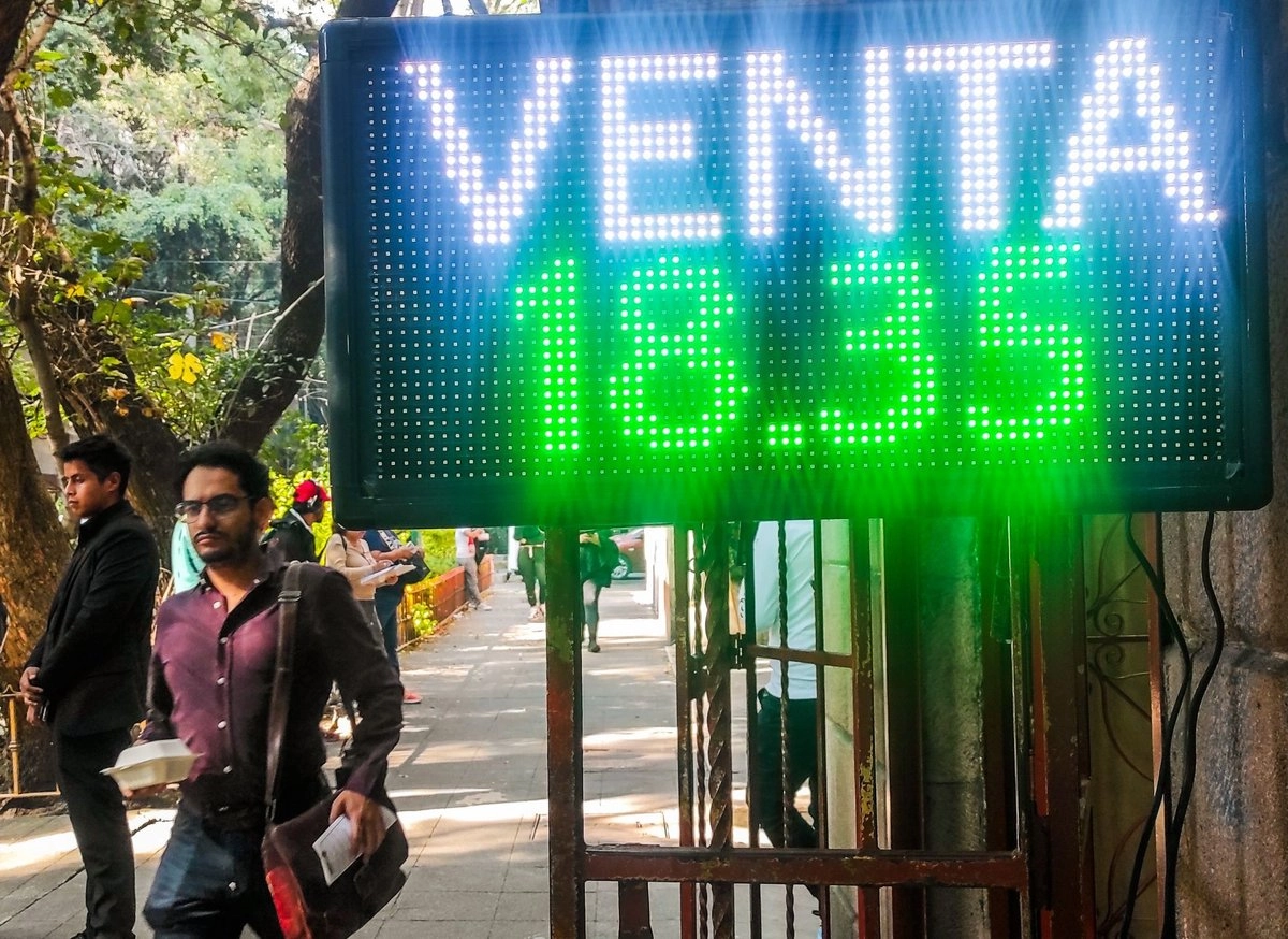 Cotización del dólar en una casa de cambio en la Zona Rosa, en la Ciudad de México, el 20 de noviembre de 2025. Foto 