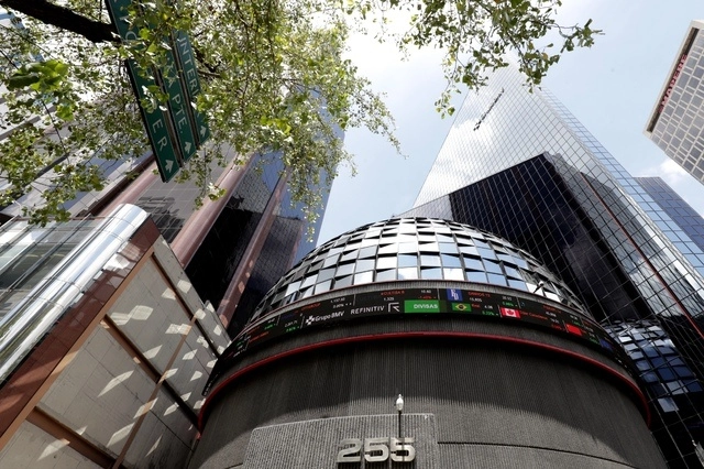 Fachada del edificio de la Bolsa Mexicana de Valores en la Ciudad de México. Foto LA JORNADA/Roberto García Ortiz