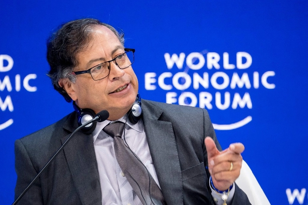 El jefe de Estado de Colombia, Gustavo Petro, cumple 19 meses de gobierno. La imagen, durante el Foro Mundial Económico en Davos, Suiza, el pasado día 17. Foto Afp 