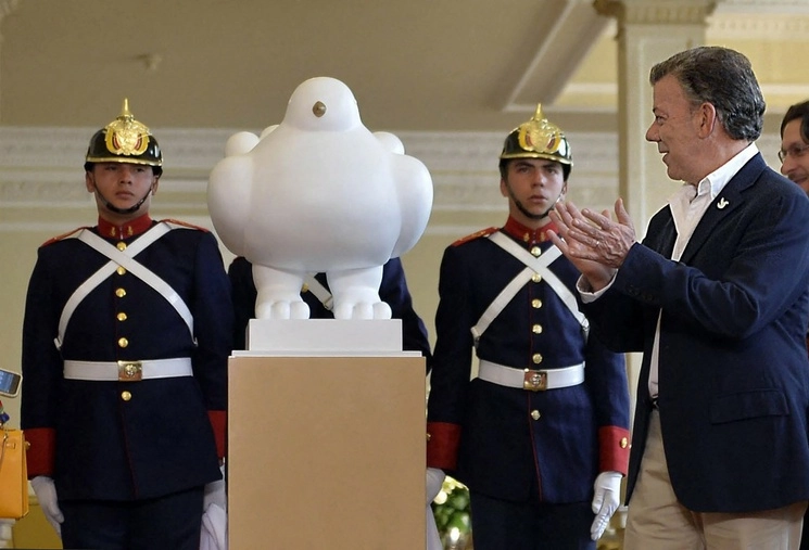 La escultura acompañará el féretro de su autor durante su homenaje. Foto Afp/ archivo