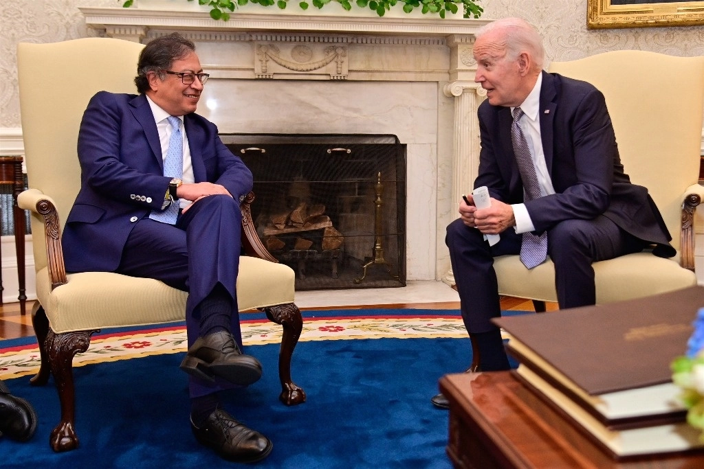 En la Casa Blanca, Gustavo Petro (izquierda) recibió el agradecimiento de su par estadunidense, Joe Biden, por dar asilo a los venezolanos desplazados. Foto Europa Press