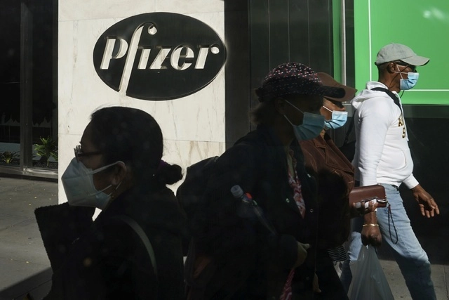Pfizer y BioNTech buscan comercializar una vacuna contra el Covid-19, por ello solicitarán autorización a la estadunidense FDA. Foto Ap / Archivo