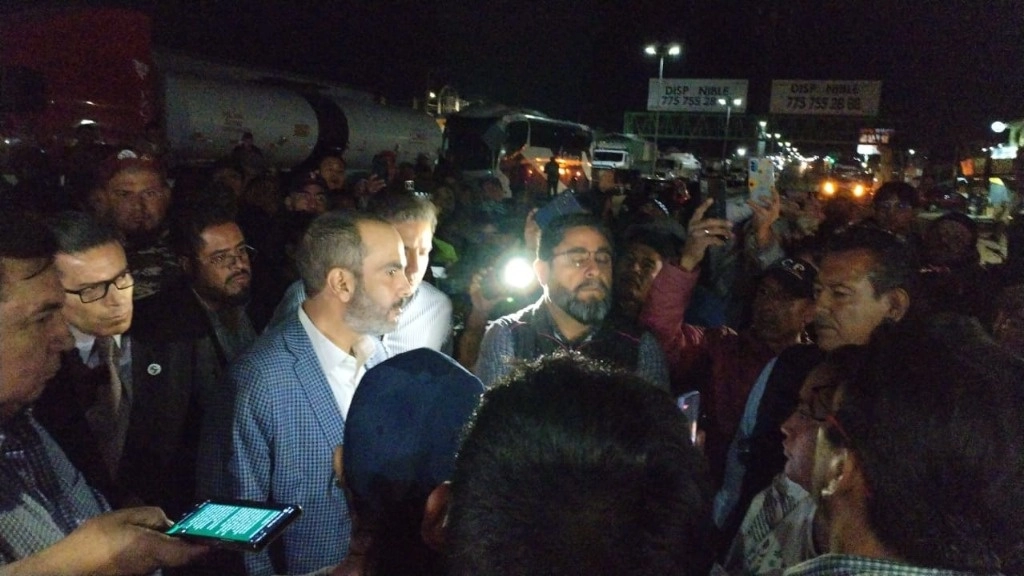 El bloqueo de la carretera inició a las 14 horas y terminó a las 21.16 horas. Foto Ricardo Montoya
