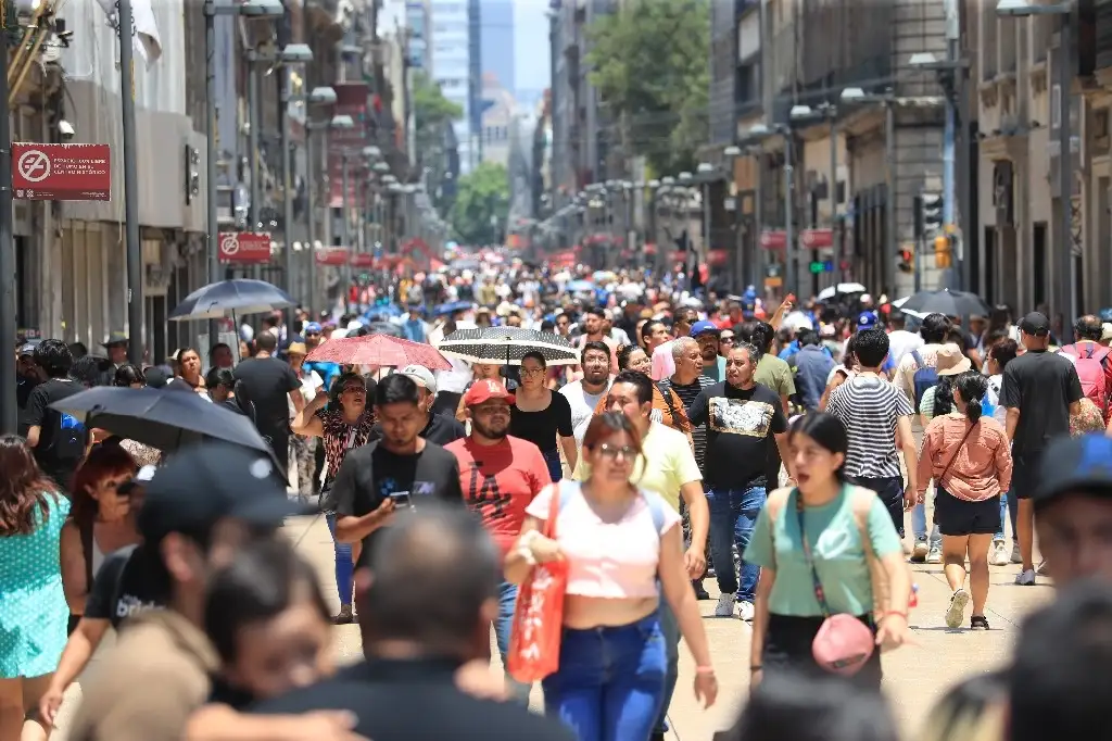 Las remuneraciones de los asalariados alcanzó un monto de 10.3 billones de pesos. Foto Luis Castillo / Archivo