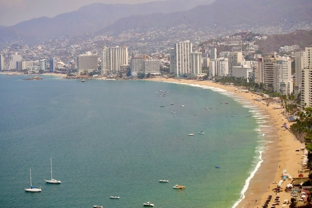 Los destinos de playa siguen siendo el principal destino del turismo extranjero en México. Foto Luis Castillo/Archivo
