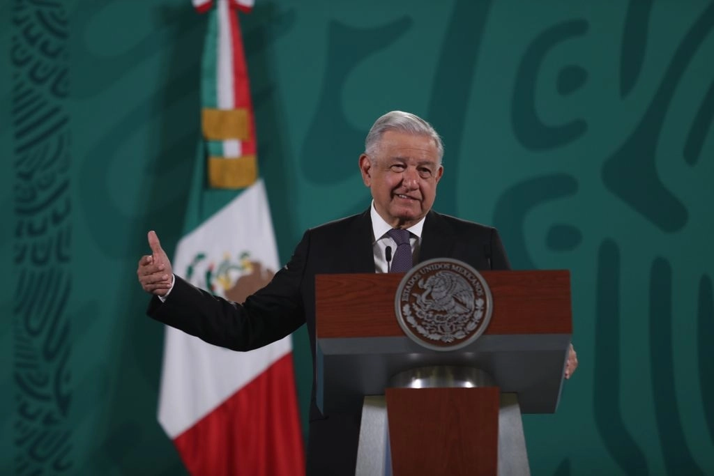 El presidente Andrés Manuel López Obrador durante la conferencia matutina de prensa en Palacio Nacional, el 30 de septiembre de 2021. Foto Yazmín Ortega Cortés
