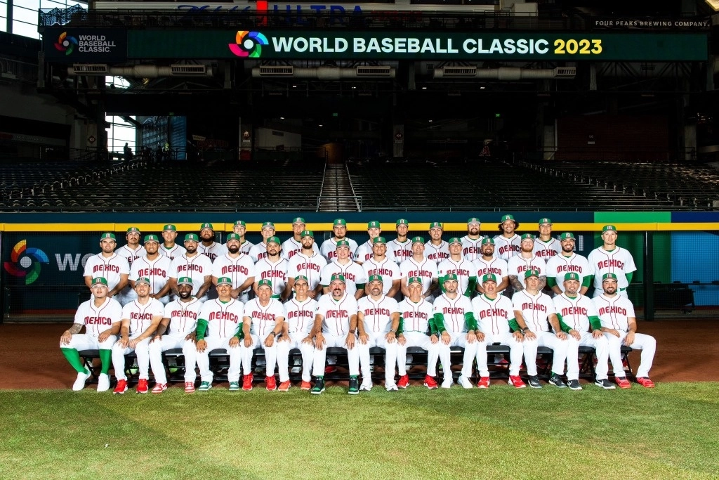 Tras difundir una fotografía del roster de la Selección de México, el presidente Andrés Manuel López Obrador expresó en redes sociales una frase de aliento para el equipo nacional. Foto tomada de la cuenta de Twitter @lopezobrador_