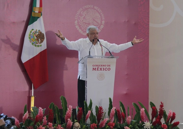 El presidente Andrés Manuel López Obrador durante la presentación del ‘Programa de Mejoramiento Urbano’ en Macuspana, Tabasco. Foto Notimex