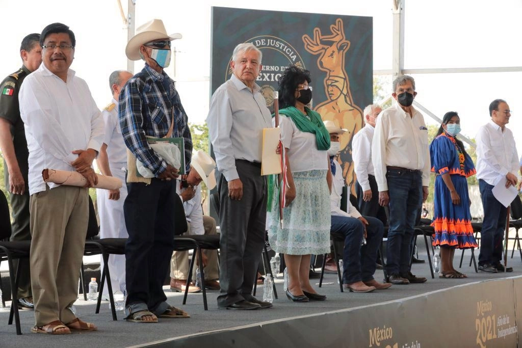 El Presidente Andrés Manuel López Obrador durante la ceremonia de Petición de perdón por agravios a los pueblos originarios en Vícam Pueblo, Sonora, el 28 de septiembre de 2021. Foto tomada del Twitter de @alefrausto
