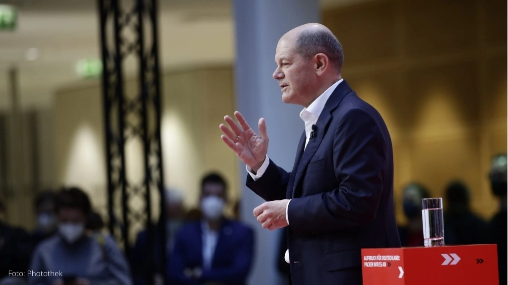La Unión Europea está considerando aranceles para proteger a sus productores contra las importaciones de vehículos eléctricos de China más baratos. Foto @OlafScholz