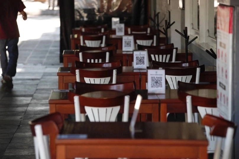 Datos del INEGI revelan que la industria restaurantera está conformada, principalmente, por microempresas, es decir, 96 de cada 100 unidades económicas corresponden a este tamaño, y ofrecen empleos a 70 de cada 100 personas ocupadas en este sector. Foto  Foto Cristina Rodríguez / Archivo 