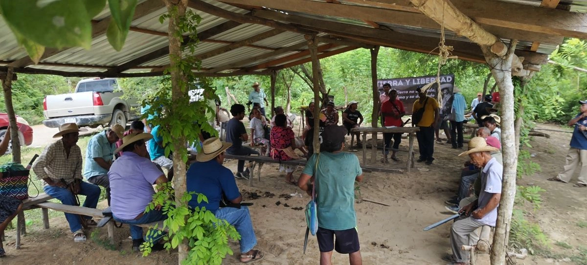 Integrantes del Consejo de Ejidos y Comunidades Opositores a la Presa La Parota (Cecop) acusan a las autoridades de actuar sin el permiso de las 47 localidades de los Bienes Comunales de Cacahuatepec. Foto
