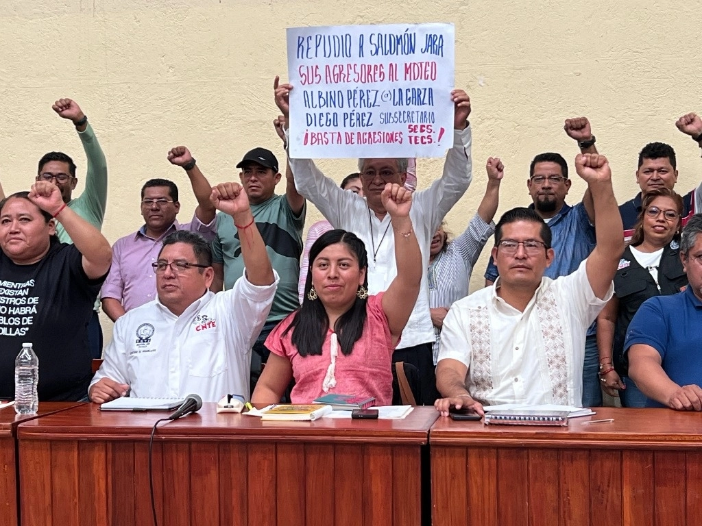 El gobierno de Oaxaca está metiendo las manos en el magisterio oaxaqueño, creando diversos conflictos, acusó la dirigente de la sección 22 de la CNTE, Yenny Pérez Martínez. Foto Jorge A. Pérez Alfonso
