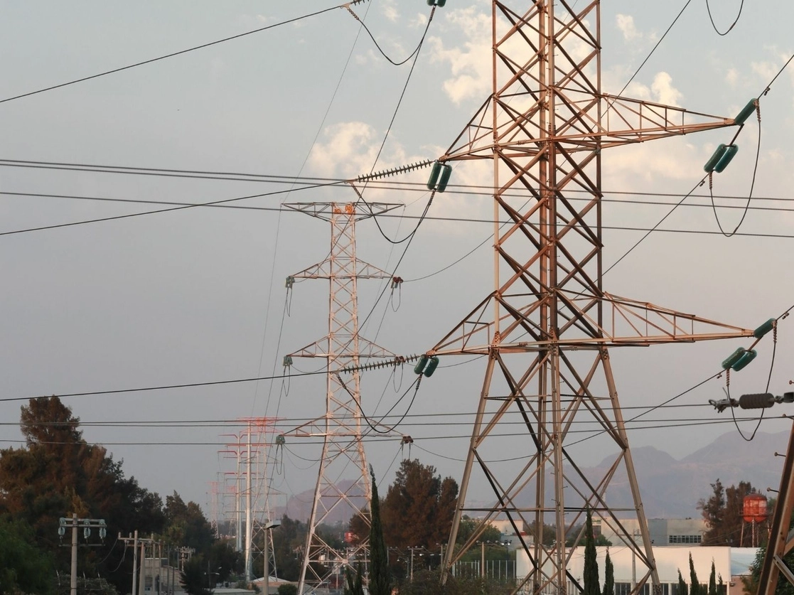 La Concanaco considera que la reforma eléctrica debe apostar por una energía sostenible, lo que mejoraría la plusvalía del patrimonio natural de México. Foto Luis Castillo / Archivo