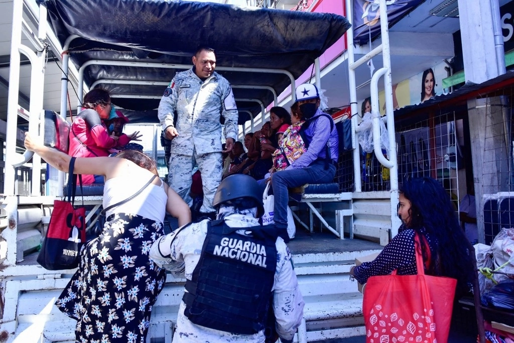 Ante la ola de extorsiones que vive Acapulco, puerto devastado por el huracán ‘Otis’ en octubre pasado, la Coparmex pidió al gobierno federal reforzar los operativos de seguridad. La imagen, del 15 de enero de 2024. Foto Cuartoscuro