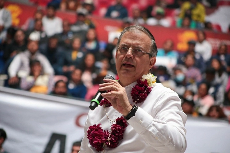Marcelo Ebrard aspirante a la coordinación nacional de los Comités de Defensa de la Cuarta Transformación, ayer en un evento en el estado de México. Foto Cuartoscuro 