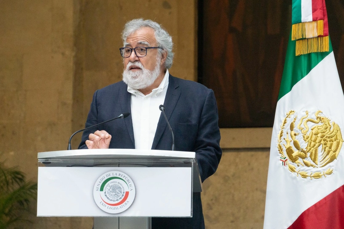 Alejandro Encinas, subsecretario de Derechos Humanos, Población y Migración, de la Secretaría de Gobernación, en el foro “Hacia 10 años de la Ley contra la Trata de Personas”, realizado en la antigua sede del Senado de la República, en el Centro Histórico de la Ciudad de México, el 2 de agosto de 2021. Foto Pablo Ramos 