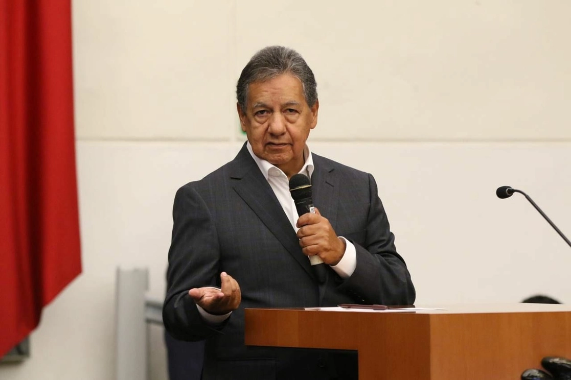 En un mensaje a través de sus redes sociales, el legislador sostuvo que no hay diferencia entre los senadores. Foto cortesía