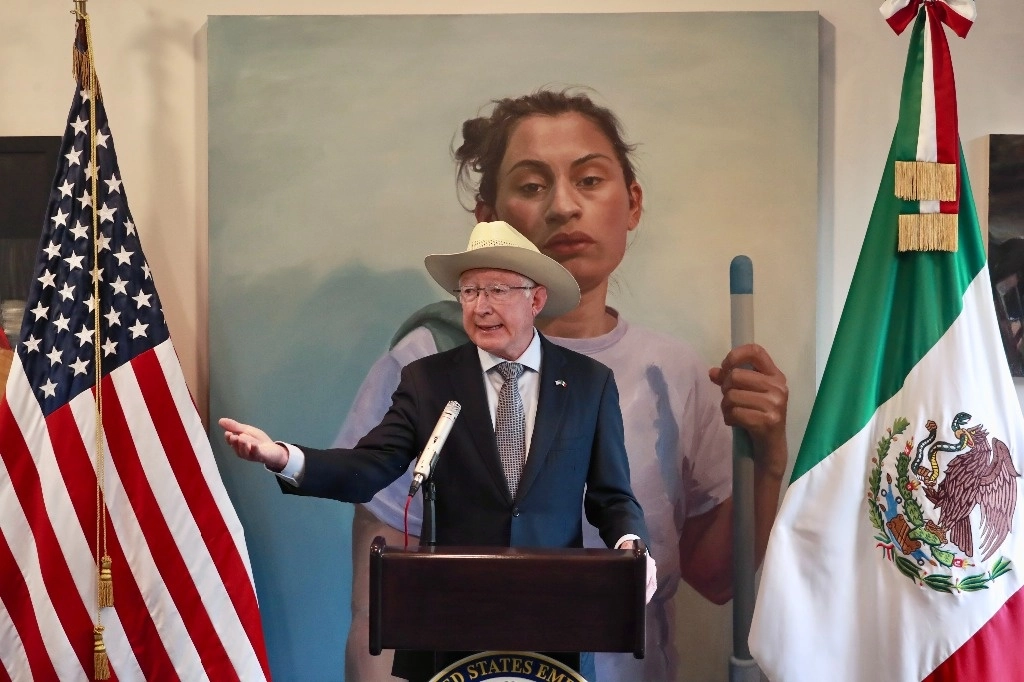 El embajador de EU en México, Ken Salazar en imagen de archivo. Foto Luis Castillo 