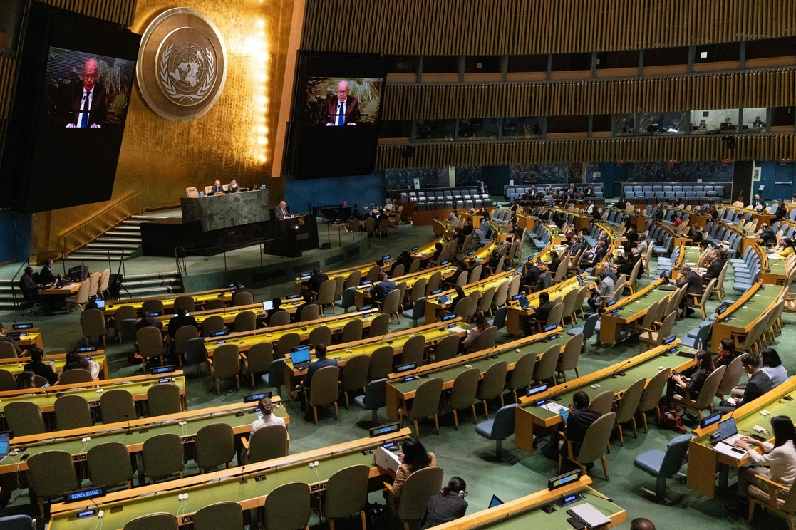 la Asamblea General de la ONU aprobó este jueves por aplastante mayoría una resolución promovida por Cuba que pide el fin del embargo estadunidense impuesto hace 60 años. Foto Afp