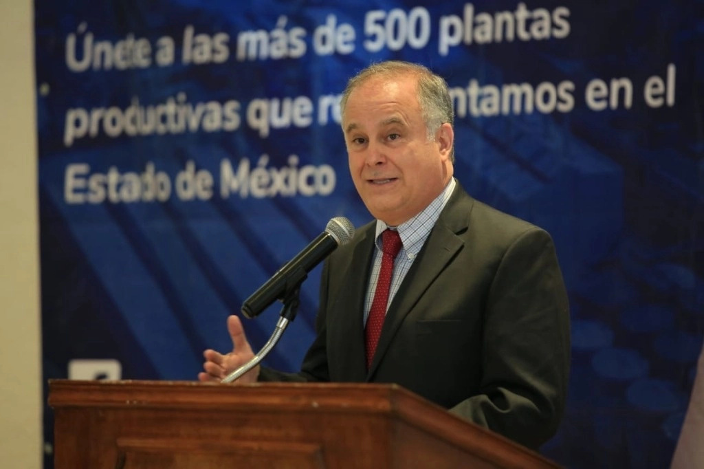 “Nosotros estamos dispuestos a trabajar de la mano, en foros y consultas, para ver cuál sería la mejor manera de ayudar a toda la población que vive ahí, pensamos que es muy importante mejorar todos los sistemas de agua y drenaje, las vialidades primarias y secundarias, los espacios públicos”, dijo. Foto 'La Jornada'
