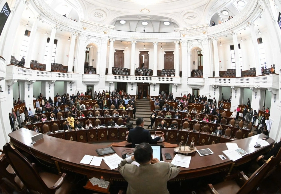 Diputados instaron al alcalde Santiago Taboada a dar a conocer el contrato con Cinemex sobre el corto de un minuto sobre el panista que difunde en sus salas. Foto Congreso CDMX
