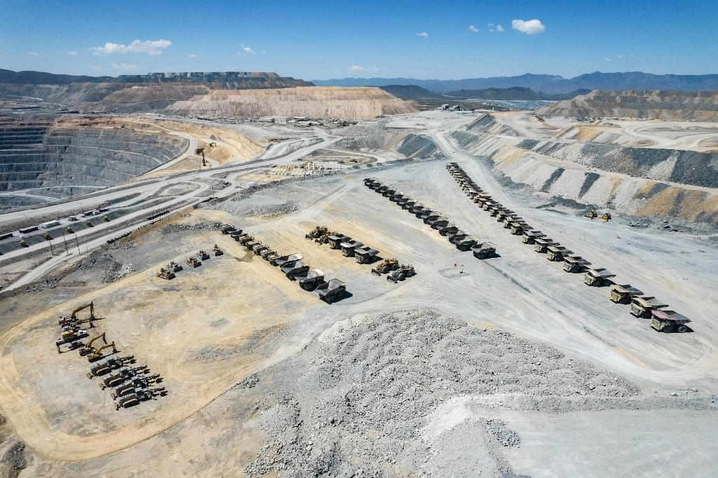 Además, incluyen en su punto de acuerdo los senadores del PT, de incurrir en la práctica de extorsión a concesionarios y del acaparamiento de los predios e instalaciones mineras, el crimen organizado está relacionado con el robo de autotransporte de carga de concentrados mineros. Foto Cuartoscuro