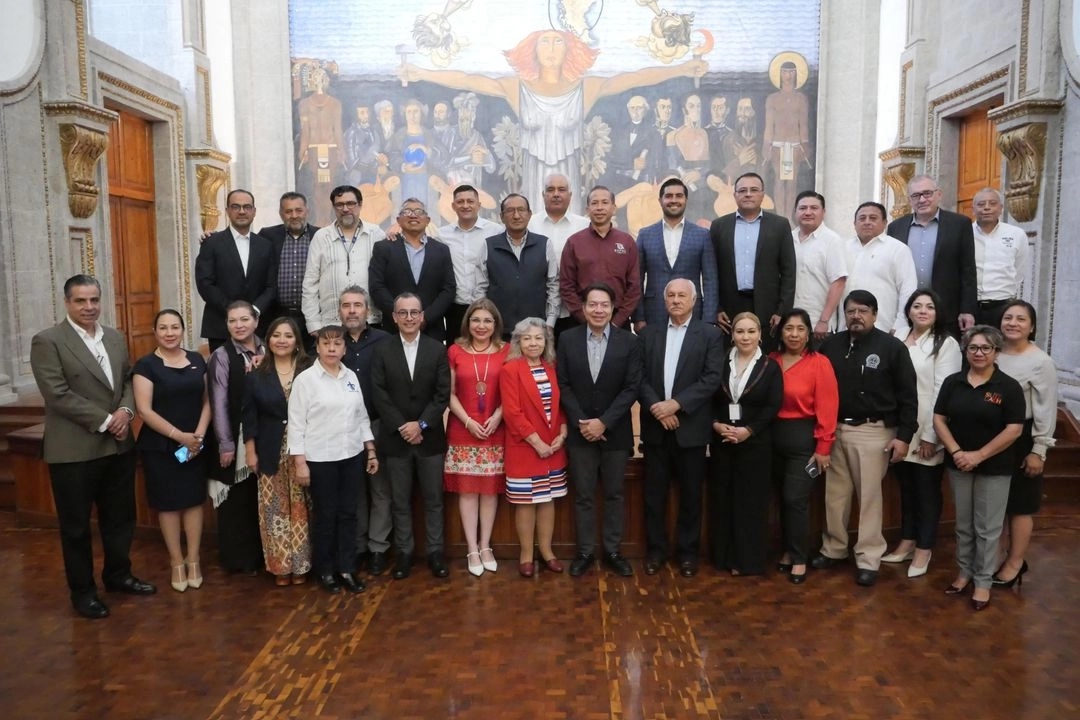 El secretario de Educación Pública, Mario Delgado se reunió con integrantes de la CONTU. Foto 