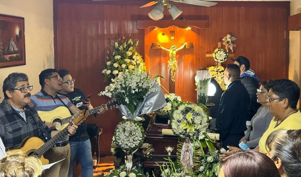 Familiares y amigos despidieron a Darío Villeda con música y exigieron que su muerte no quede impune. Foto 'La Jornada'