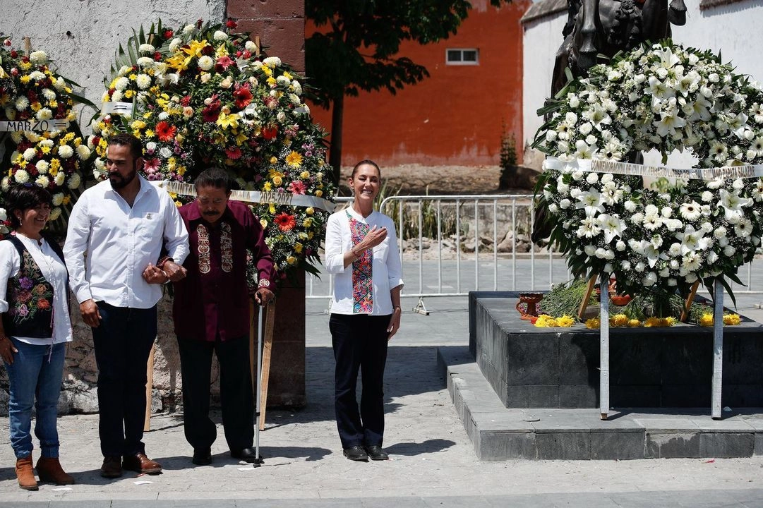 La presidenta Claudia Sheinbaum encabeza la ceremonia del 106 aniversario luctuoso del general Emiliano Zapata, en la ex hacienda de Chinameca, en Ayala, Morelos, el 10 de abril de 2025. Foto