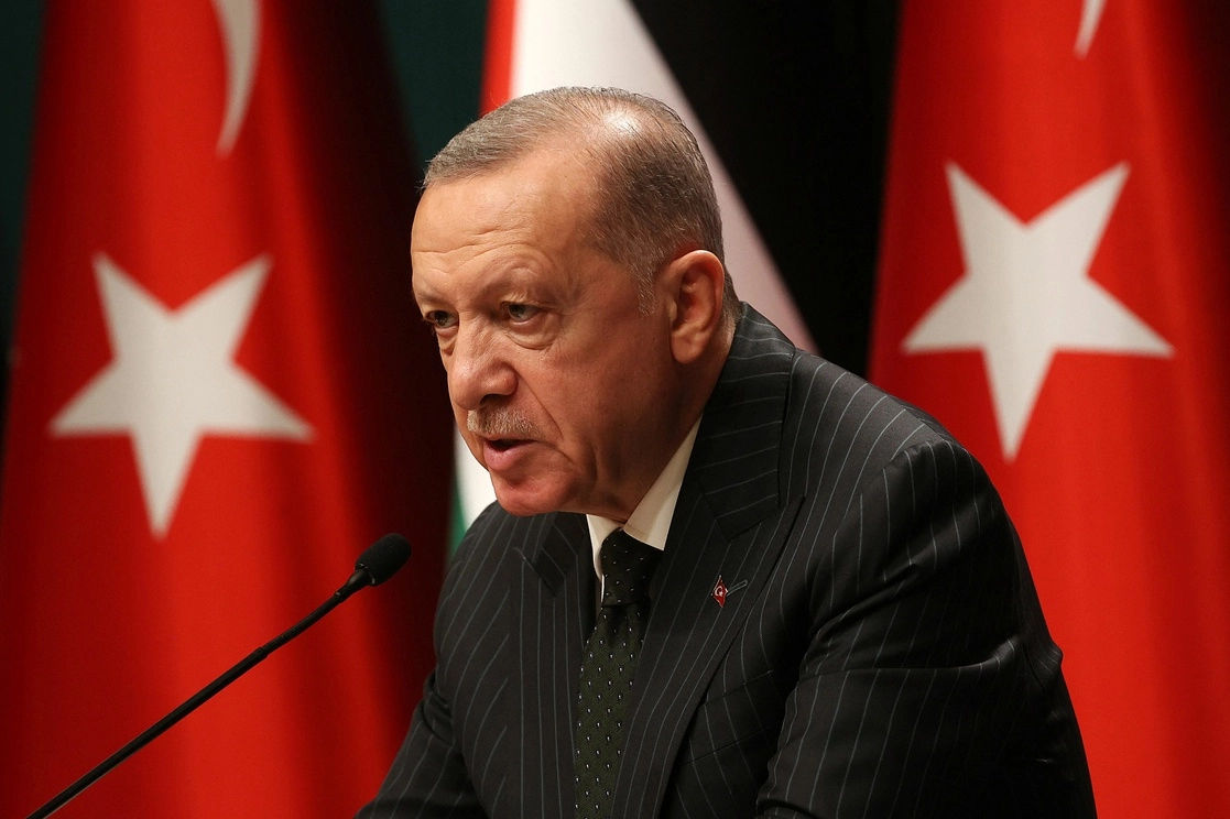 El presidente de Turquía, Recep Tayyip Erdogan, durante una conferencia de prensa en el Complejo Presidencial en Ankara. Foto Afp 