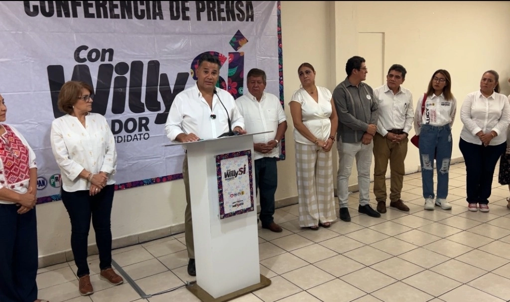 El candidato al Senado de la República por la coalición Fuerza y Corazón por México, Willy Ochoa Gallegos, externó su preocupación que ese clima de violencia genere temor ciudadano para no salir a las urnas el próximo 2 de junio. Foto Édgar H. Clemente
