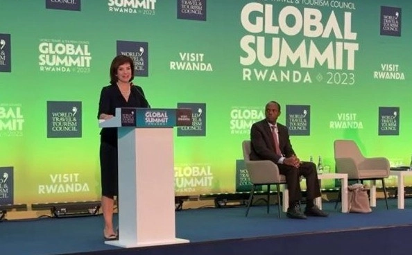Julia Simpson, presidenta del Consejo Mundial de Viajes y Turismo, lamentó la situación que hoy vive Acapulco. Foto WTTC