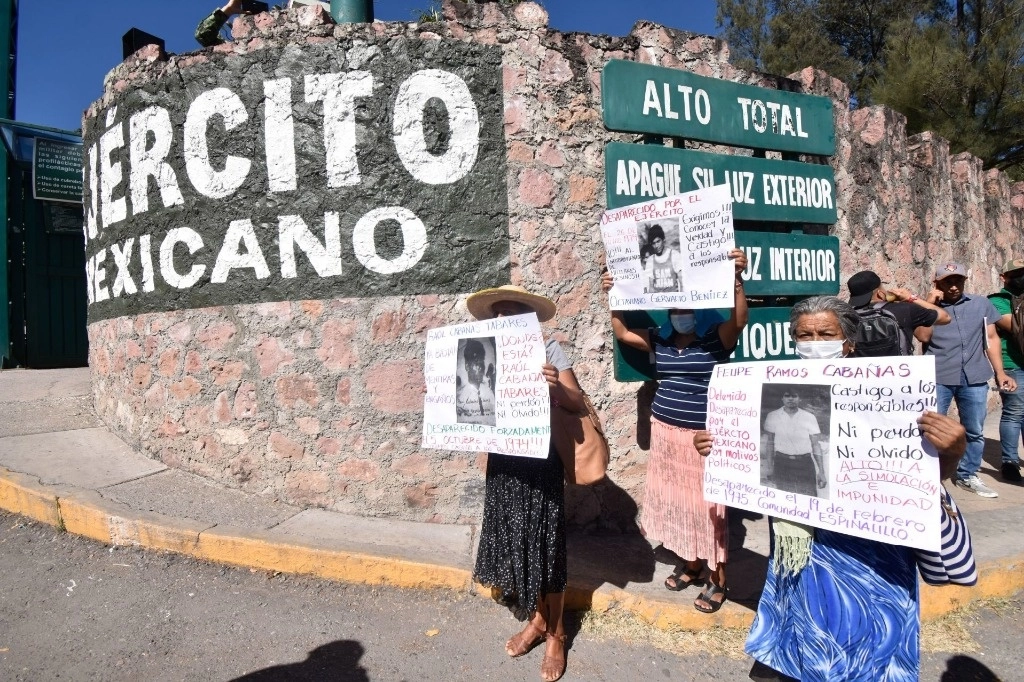 Familiares de desaparecidos y asesinados durante la Guerra Sucia han pedido llegue a la verdad sobre los crímenes cometidos en ese periodo. Foto Cuartoscuro/Archivo