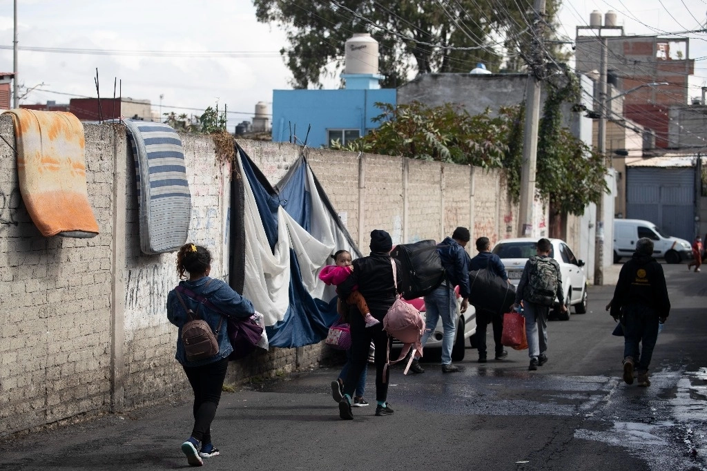 Activistas solicitaron a la SRE que se aplique una politica migratoria que respete los derechos de las familias migrantes. Foto Alfredo Domínguez/Archivo